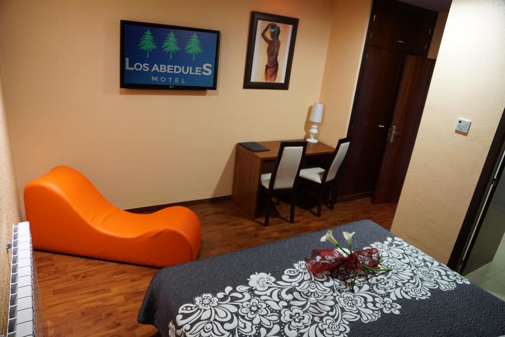 Motel Los Abedules Oviedo Exterior foto